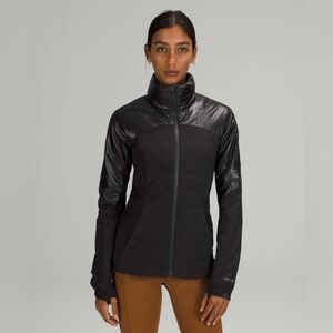 Lululemon Down for It All Jacket
Black Fourth Release hooded zip closure goose